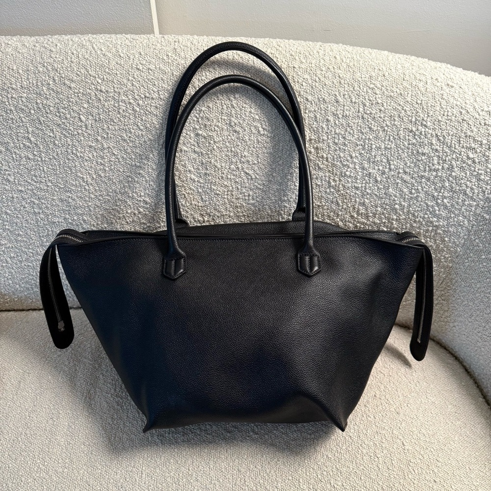 Toteme T Tote Bag Black Grained Leather [OS]